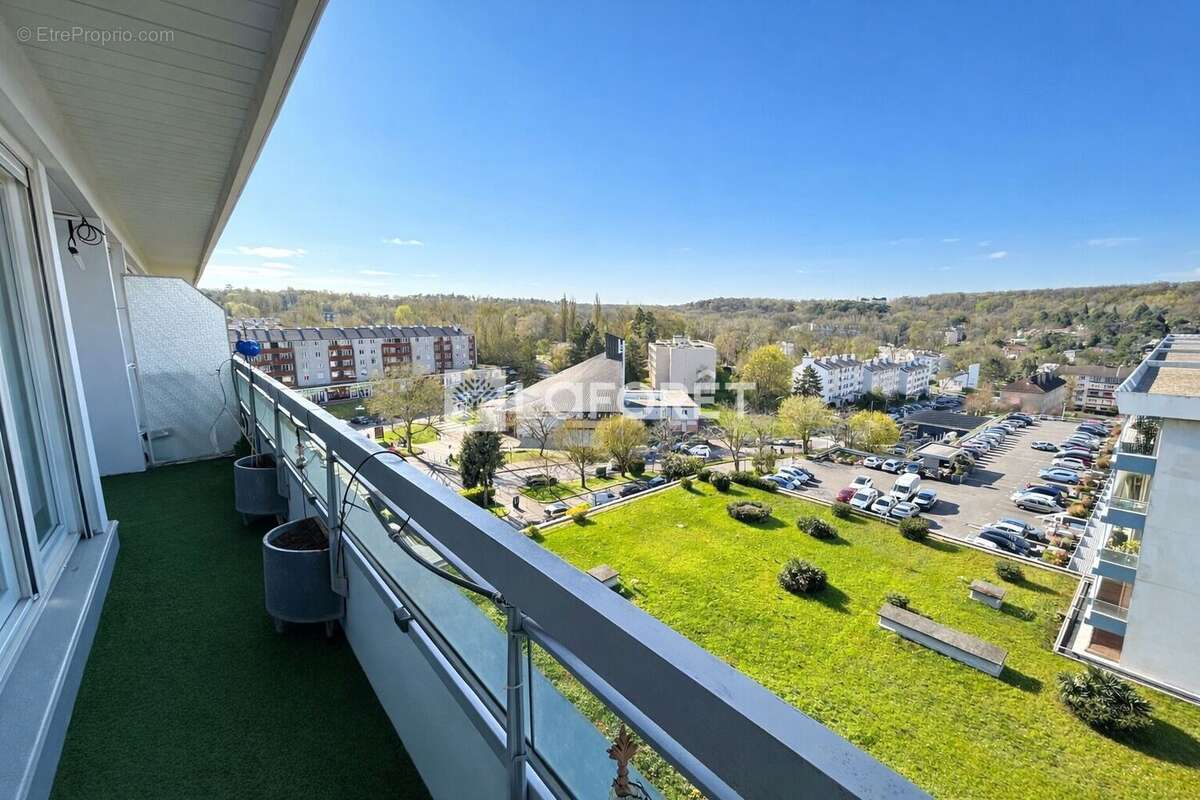 Appartement à LA CELLE-SAINT-CLOUD