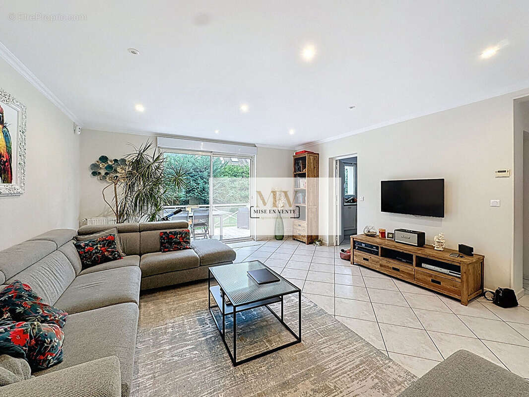 Maison à BRY-SUR-MARNE