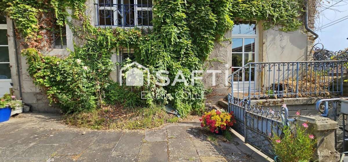 Maison 430 m² à Mirecourt  - photo 6