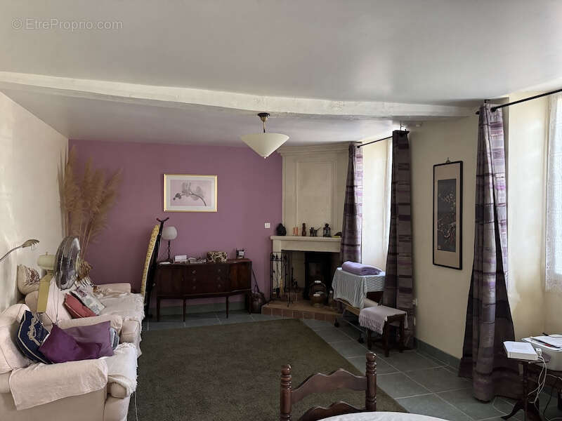 Maison en pierre, 2 chambres, jardin - petit prix! - photo 3