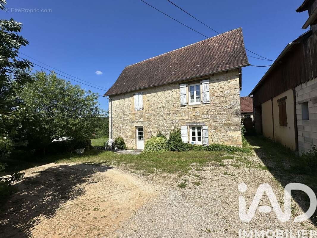 Maison 190 m² à Saint-Leon-Sur-Vezere  - photo 3