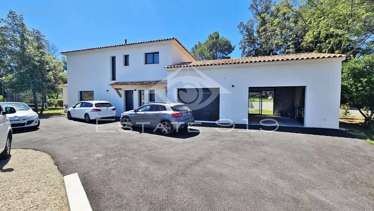 Maison à ROQUEFORT-LES-PINS