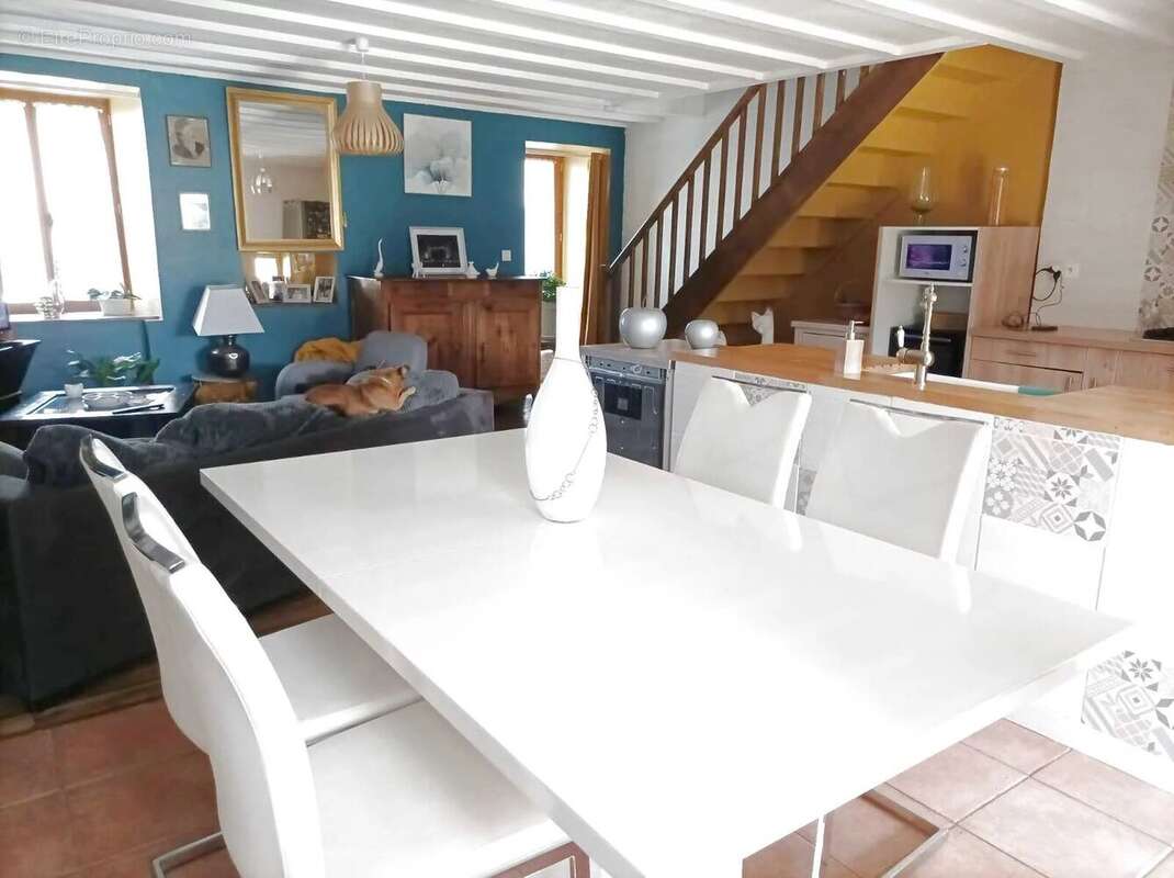 Maison à SAINT-LAURENT-SUR-GORRE