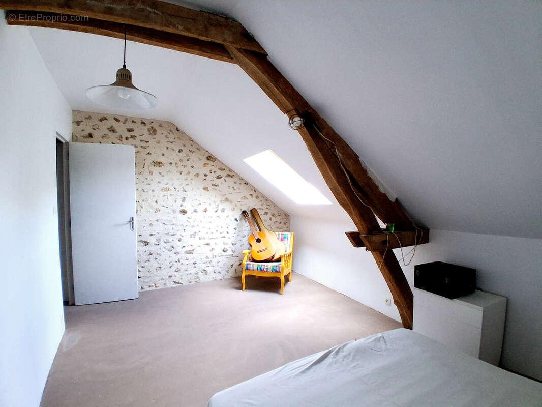 Longère avec dépendances, écurie et grange au calme d'un hameau - photo 11