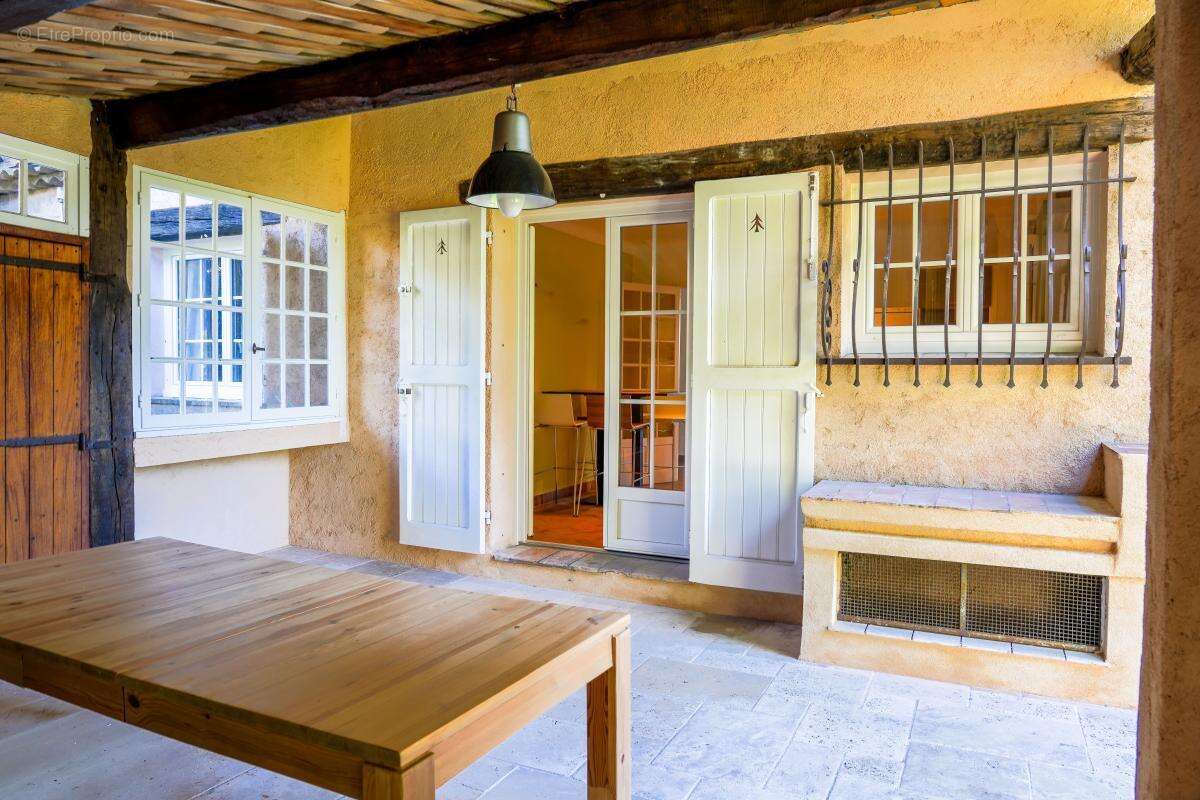 Maison à MOUGINS