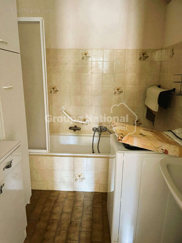 Appartement à GREOUX-LES-BAINS