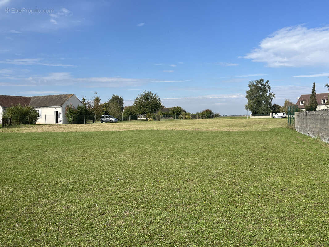 Terrain à LA CHAPELLE-LA-REINE