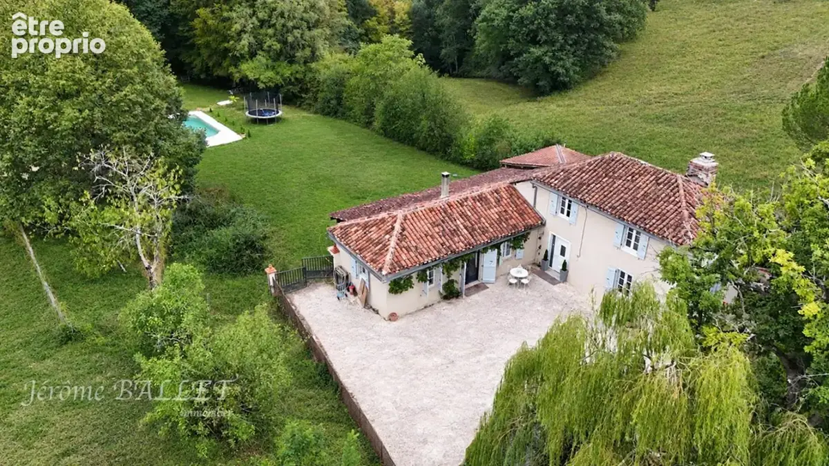 Maison à LAGARDE-HACHAN
