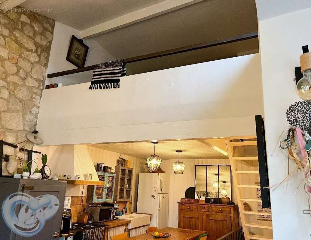 SAULT, maison de village meublée, atypique,  de 62 m² habitables environ avec garage - photo 4