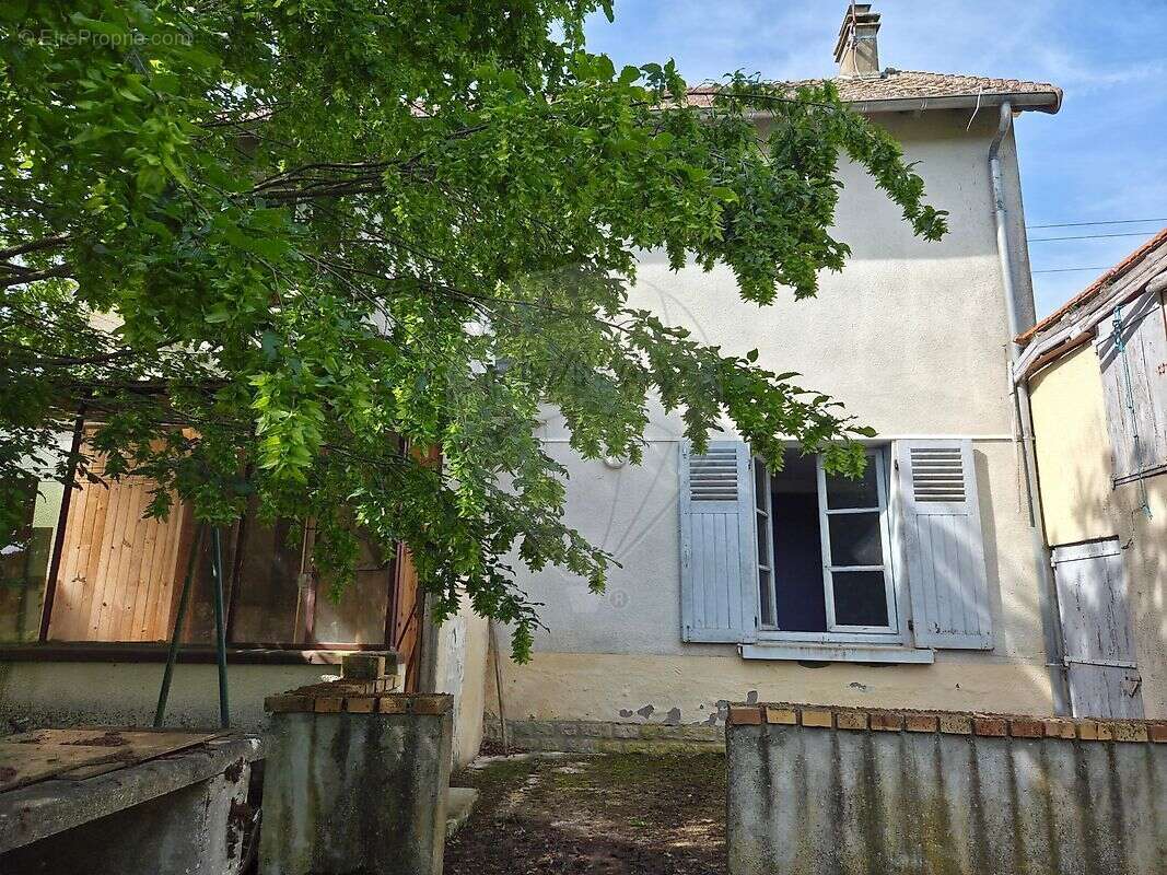 Maison à VARENNES-VAUZELLES