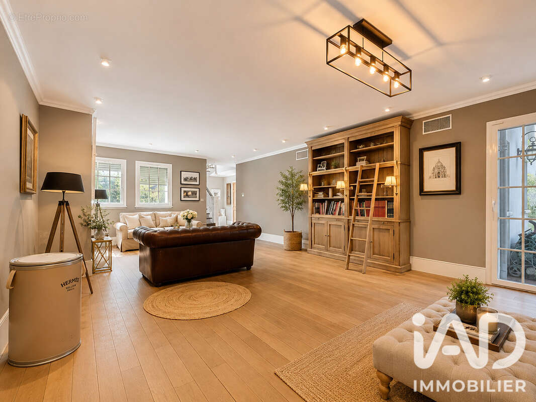 Maison 285 m² à Saint-Jean  - photo 7