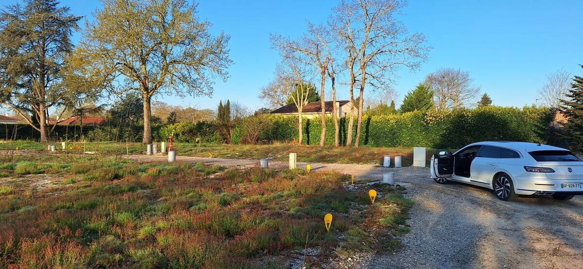 Terrain à SAINT-MEDARD-EN-JALLES