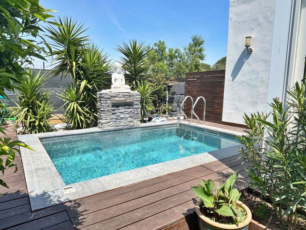 Maison à ROQUEBRUNE-SUR-ARGENS