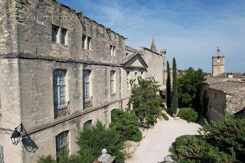 Maison 1368 m² à Uzes  - photo 2