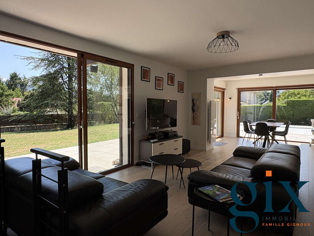 Maison 158 m² à Saint-Ismier  - photo 5