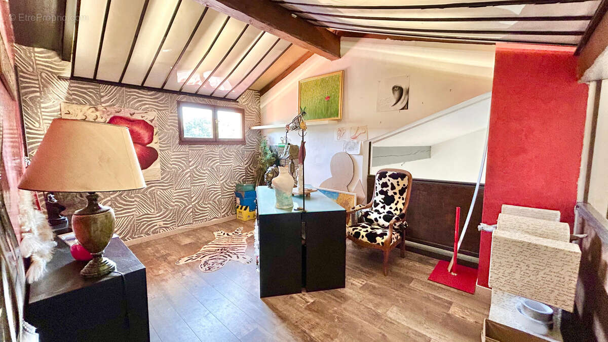 Maison à MONTESQUIEU-DES-ALBERES