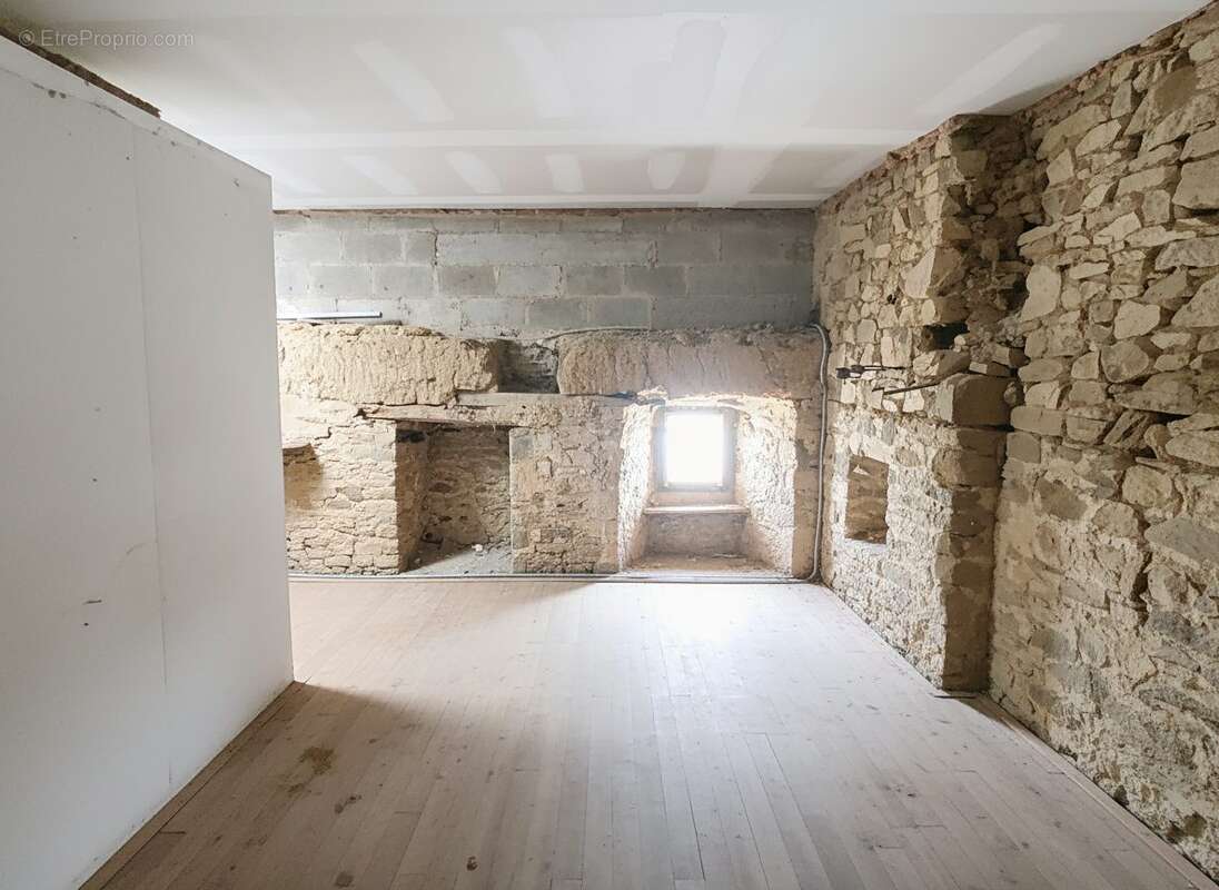 Maison à REMILLY-SUR-LOZON