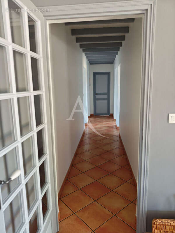 Maison de plain pied -  Semussac 4 pièce(s) 120 m2 - photo 7
