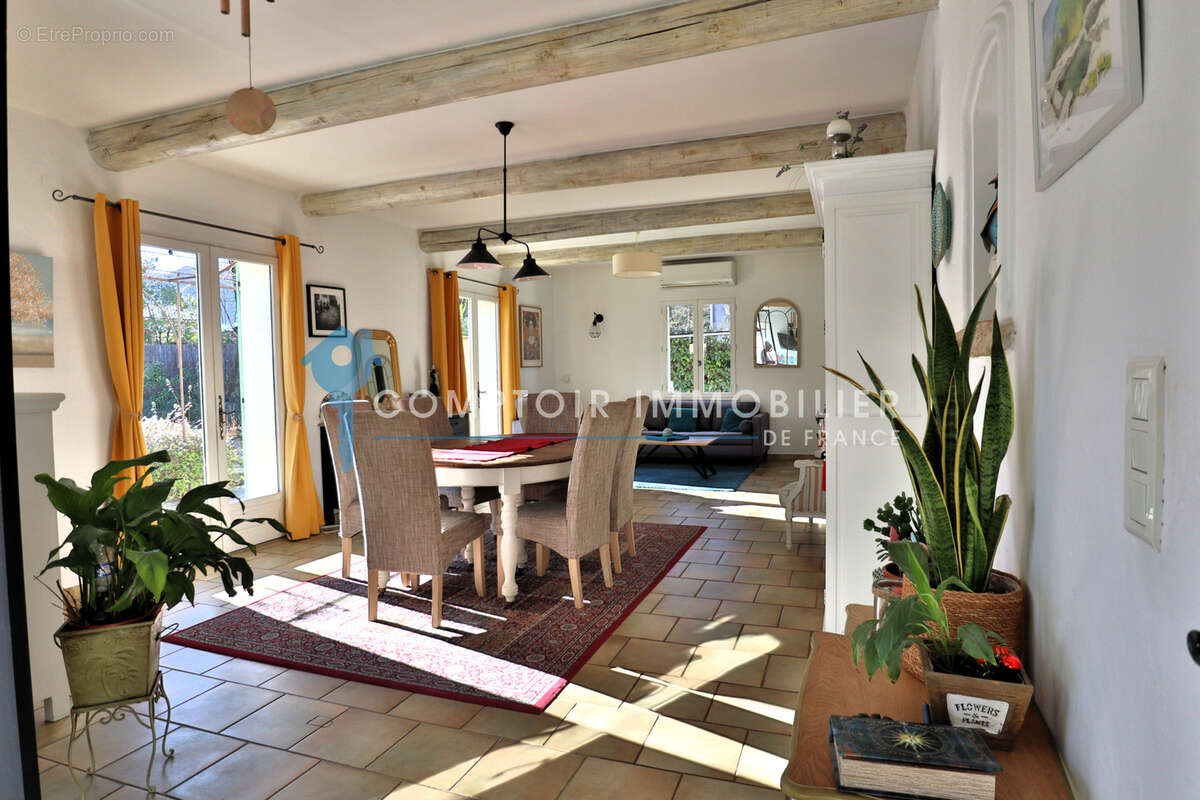 Maison à MAUBEC