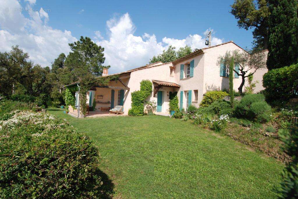 RMS by C ref 864 - Maison à GRIMAUD