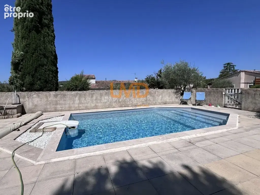 Spacieuse maison familiale de 6 pièces avec piscine et terrain a - photo 19