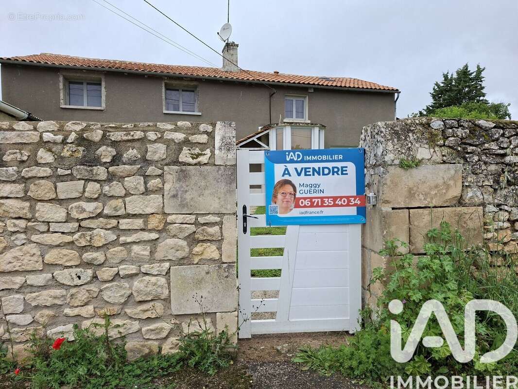 Photo 2 - Maison à VOUNEUIL-SOUS-BIARD