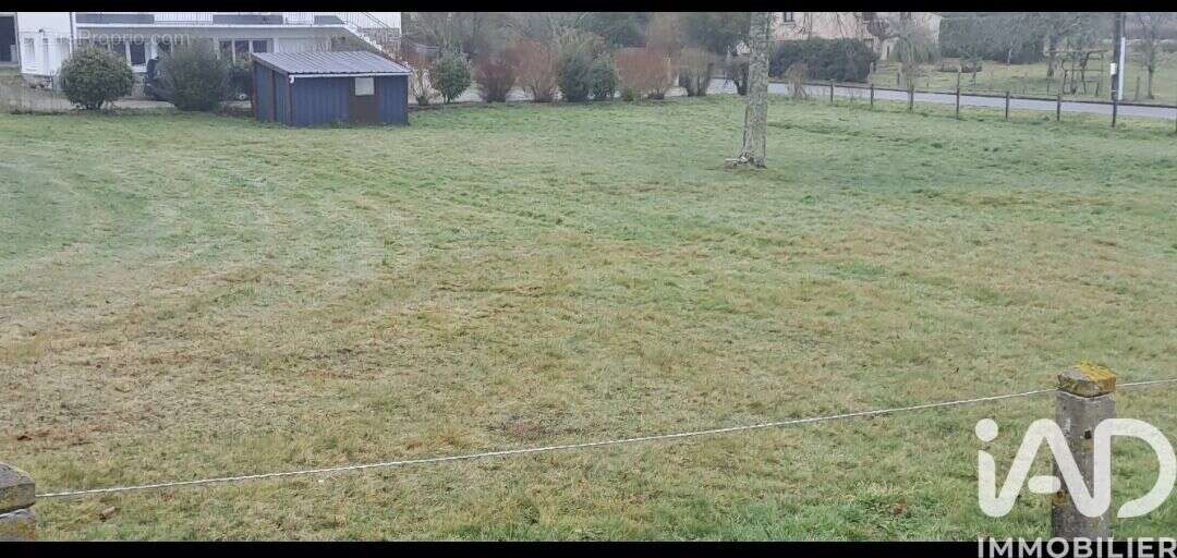 Photo 2 - Terrain à SAINT-JUNIEN