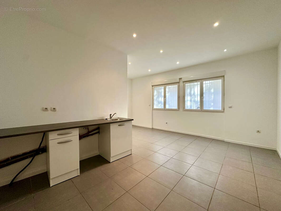 Appartement à MARSEILLE-4E
