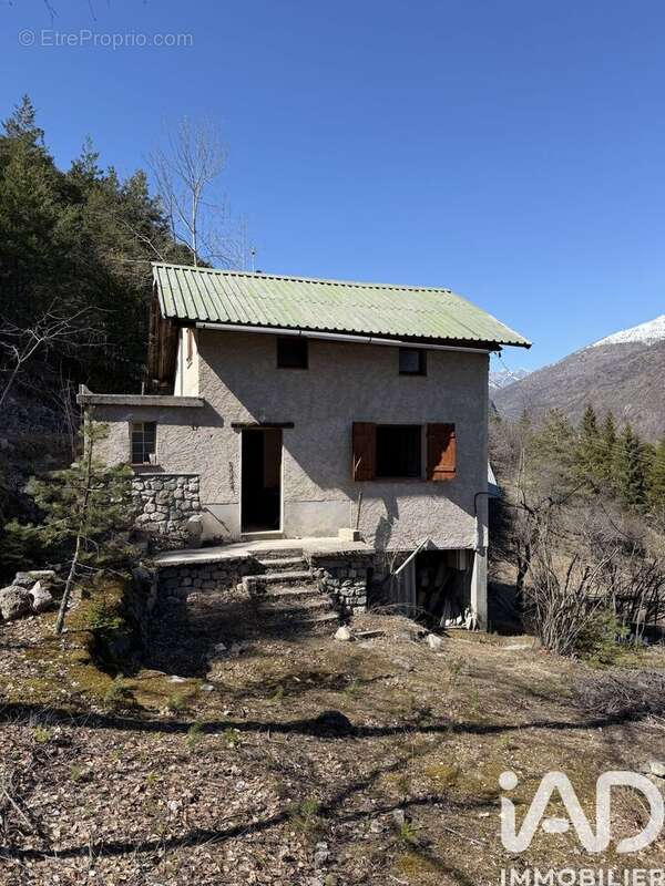 Photo 2 - Maison à SAINT-ETIENNE-DE-TINEE
