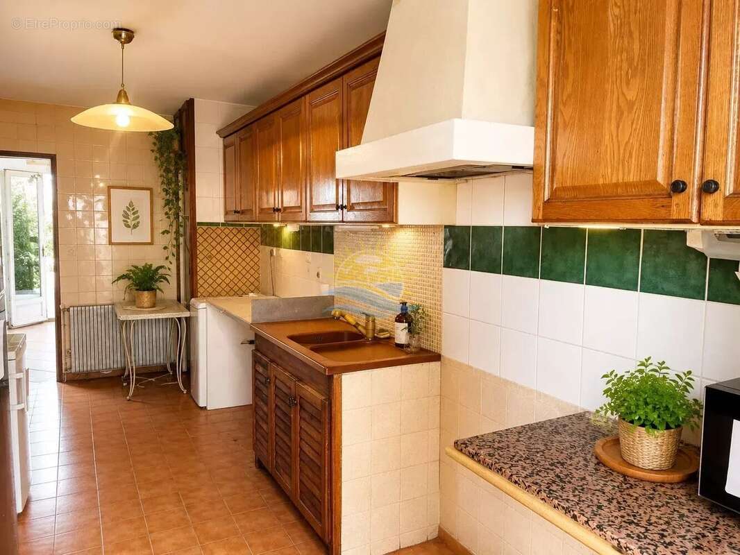 Maison à CHATEAUNEUF-LES-MARTIGUES