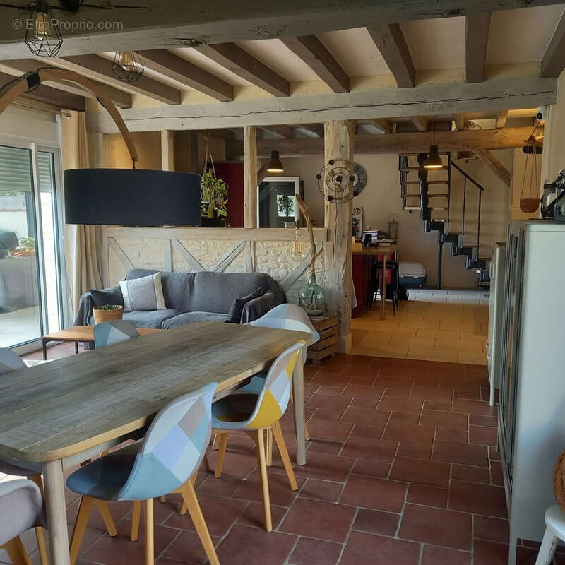 Maison à NOUZILLY