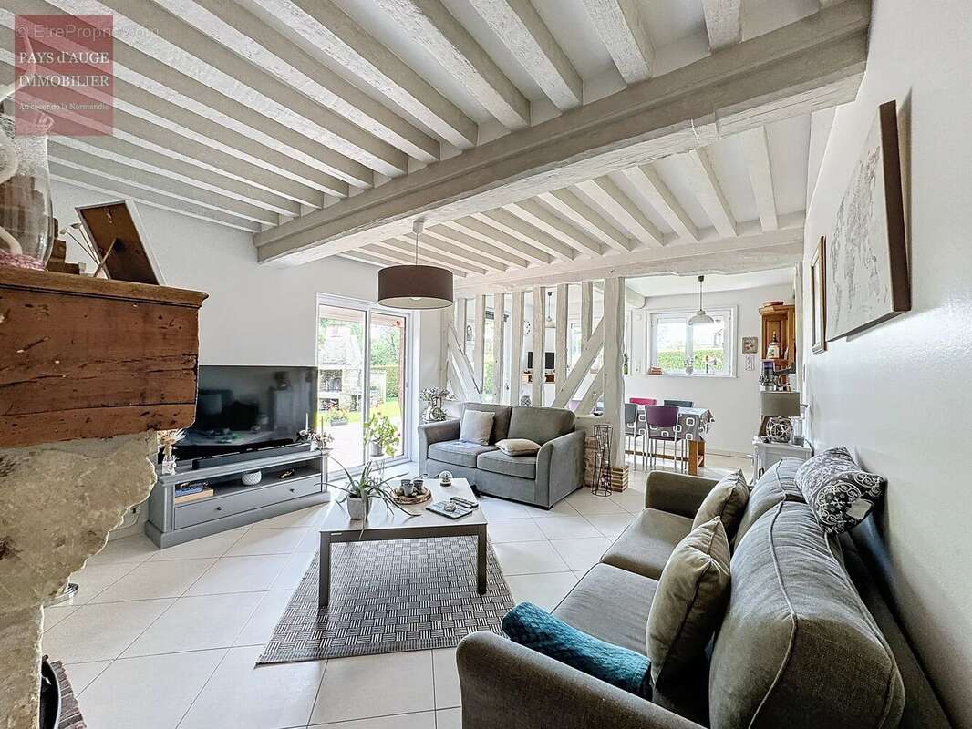 Maison à SAINT-PIERRE-SUR-DIVES