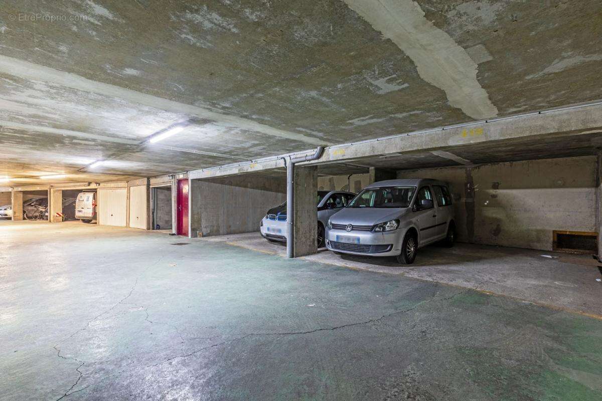Parking - Lot 419 - Paris (75) - photo 2