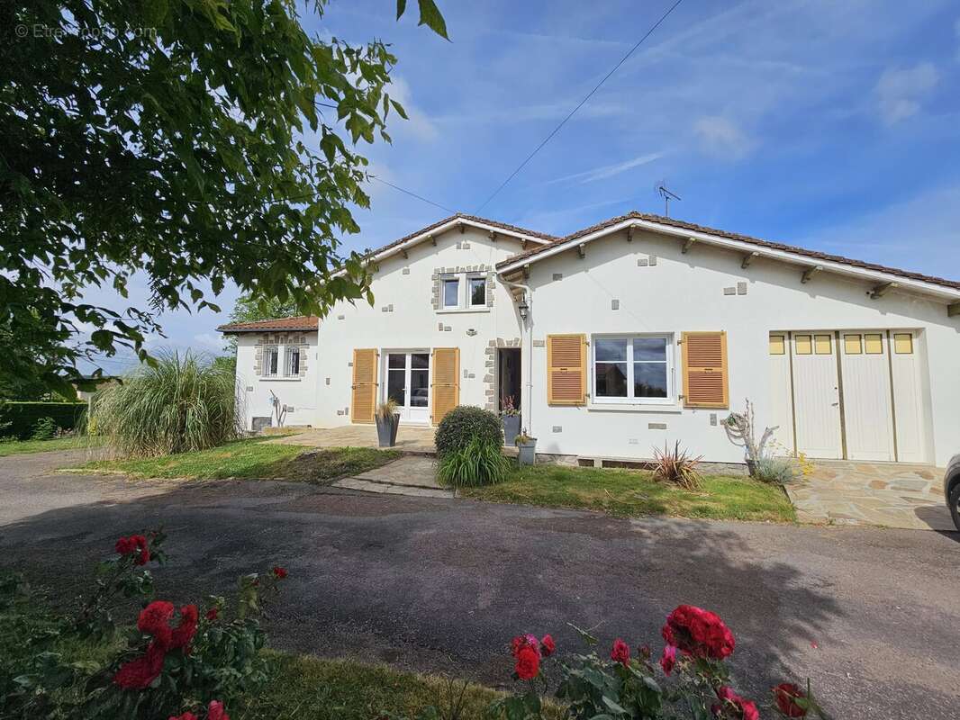 Maison à ROUMAZIERES-LOUBERT