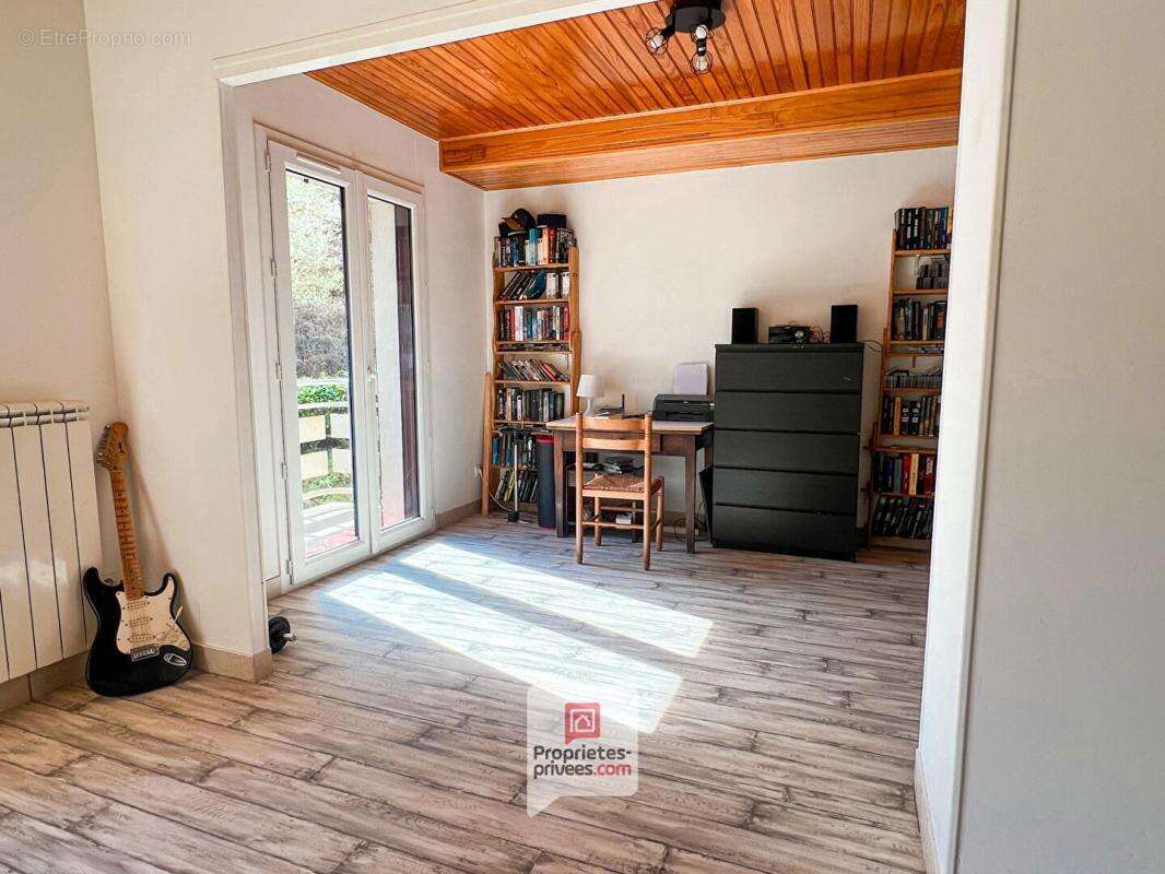 Appartement à GIERES