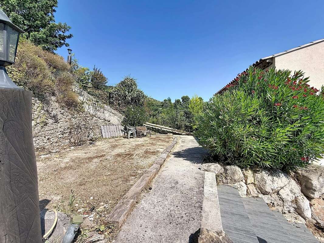 Maison à CARROS