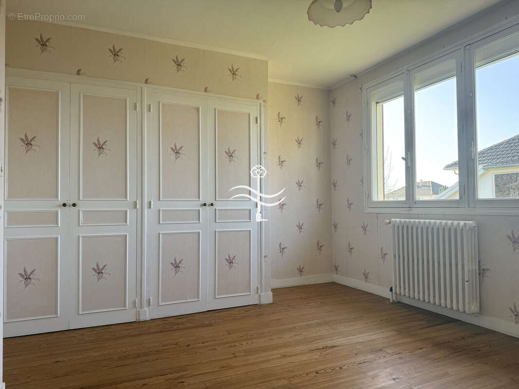 Maison à CORMELLES-LE-ROYAL