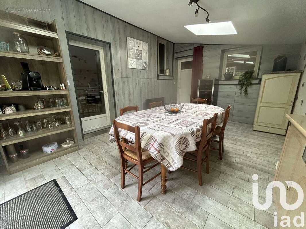 Photo 6 - Maison à VOUILLE