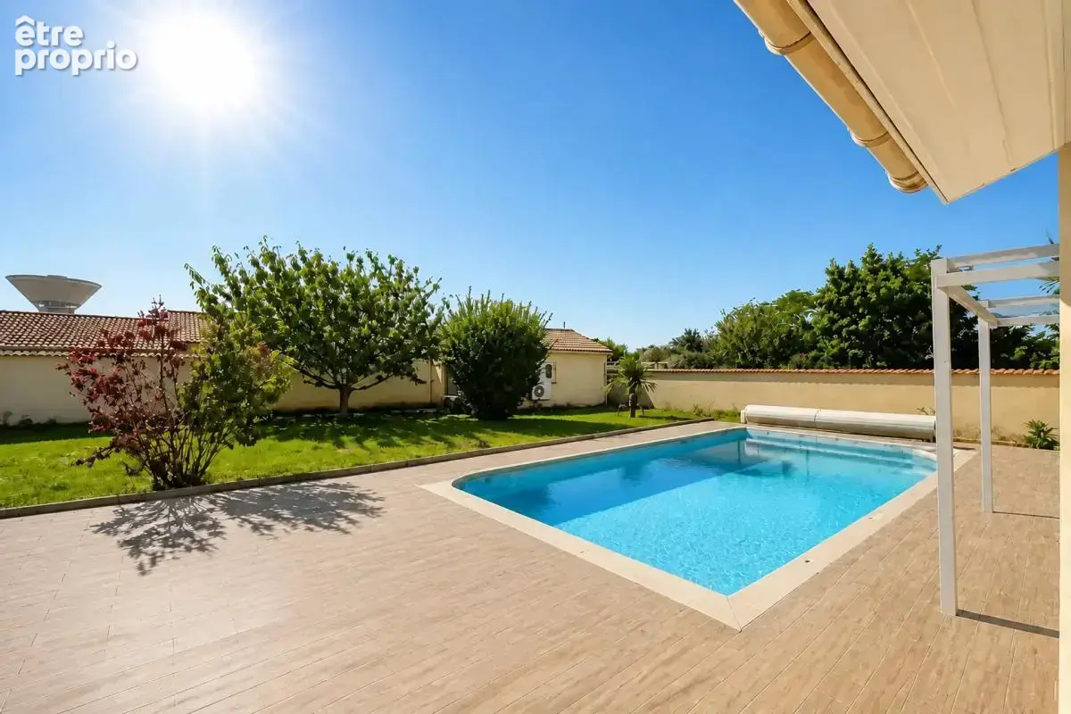 Maison de 6 pièces de 130 m² à Lapeyrouse-Mornay - photo 4