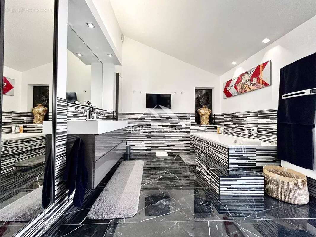 Propriété de caractère de 320 m² - 4 chambres - proche Nîmes - photo 14