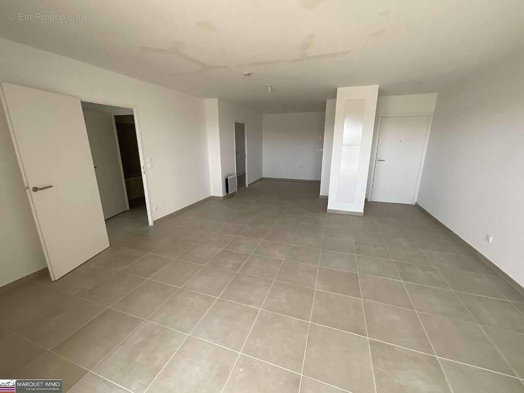 APT T4 offrant 91 m² avec terrasse 13 et 7 m² et parking au 4° étage avec ascenseur... - photo 4