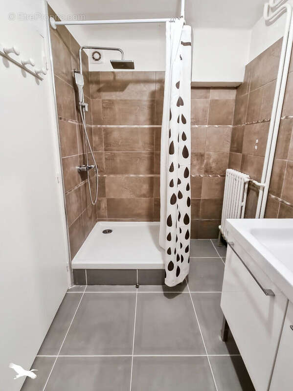 Appartement à MARSEILLE-4E