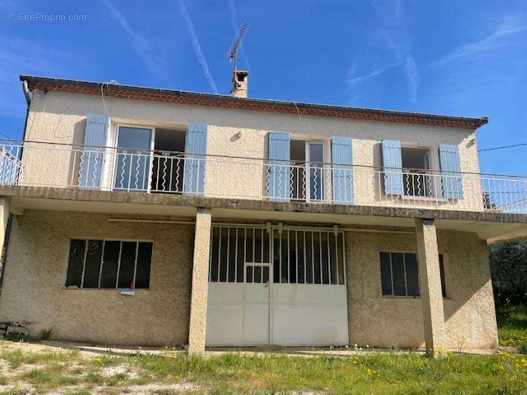 Maison à SAINT-SATURNIN-LES-APT