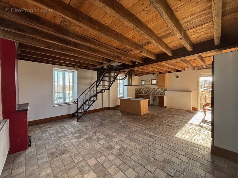 Appartement à JOUET-SUR-L'AUBOIS