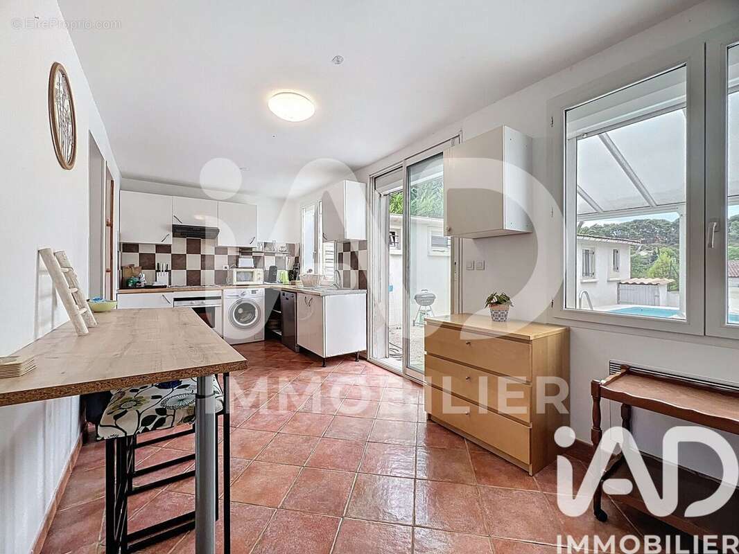 Maison 167 m² à Plan-De-Cuques  - photo 9