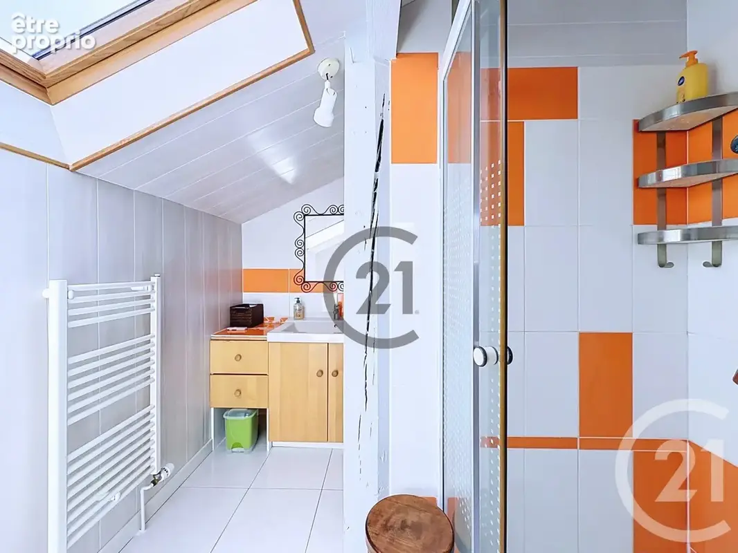 Maison 125 m² à Saint-Julien-Les-Villas  - photo 12