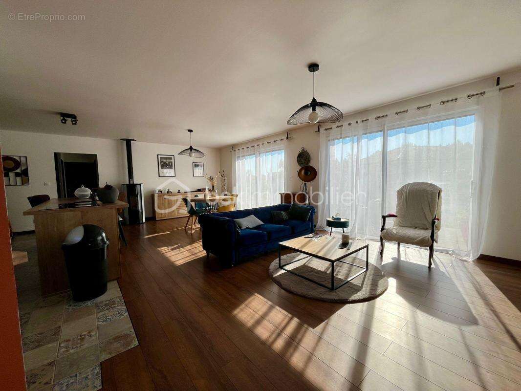 Maison à SAINT-JULIEN-EN-BORN