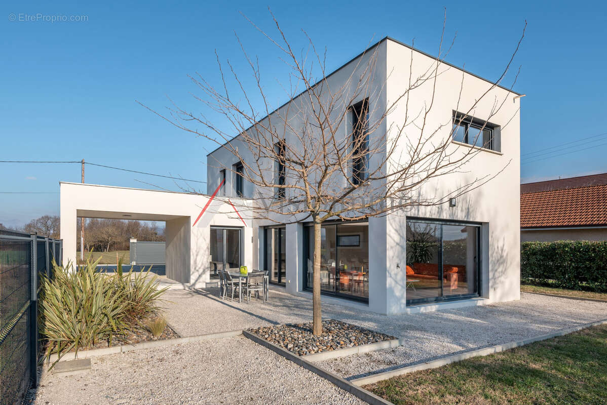 Maison à VARCES-ALLIERES-ET-RISSET