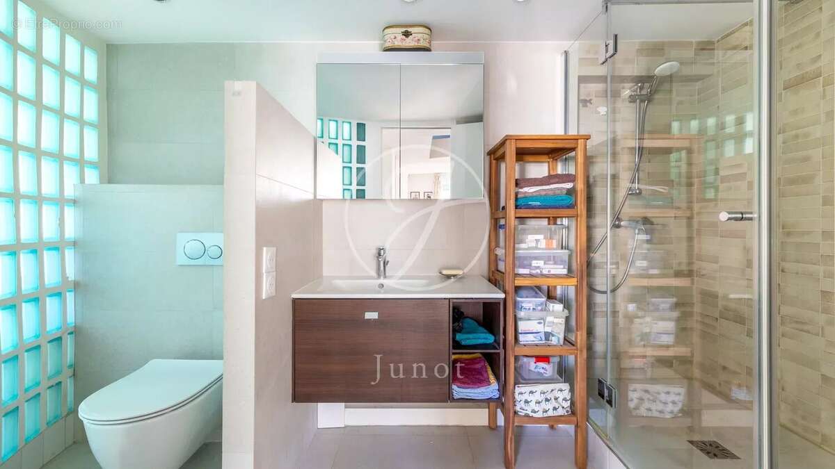 Appartement à PARIS-2E