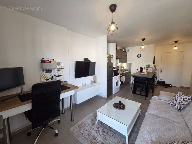 Appartement à MEYZIEU